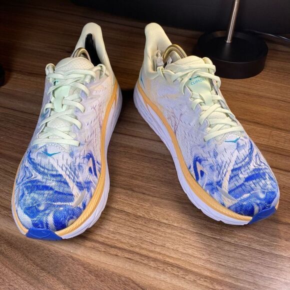 HOKA ONE ONE CLIFTON 8 - Women’s Running Shoes - SIZE 9.5B - Picture 3 of 9